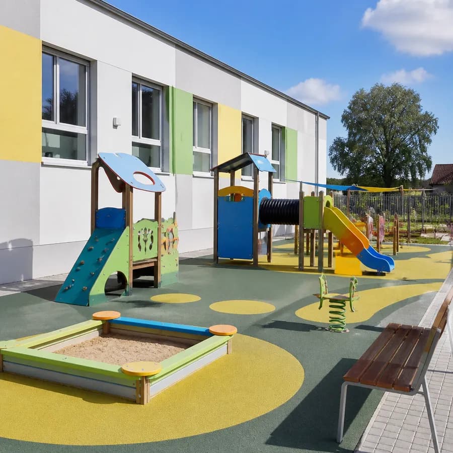 Nowe miejsce do rekreacji dla najmłodszych przy wieruszowskim Klubie Malucha