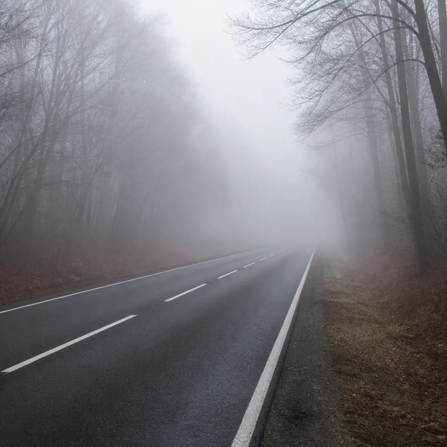 Ostrzeżenie meteorologiczne: nadciąga gęsta mgła nad powiat wieruszowski