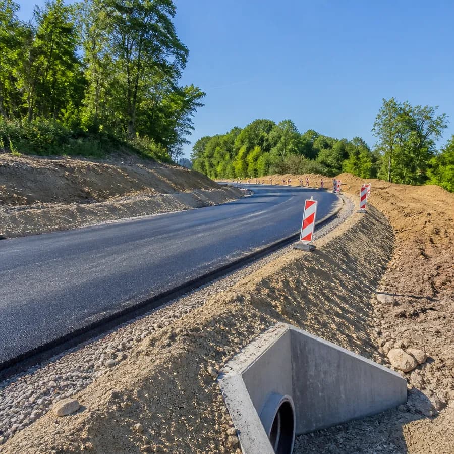 Modernizacja szlaków drogowych w powiecie. Starosta sprawdza postępy robót