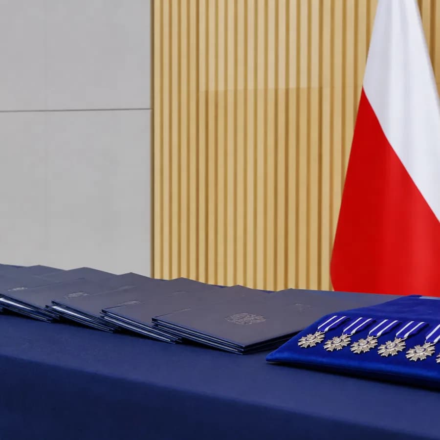 Awanse i odznaczenia dla funkcjonariuszy. Święto Policji w powiecie wieruszowskim