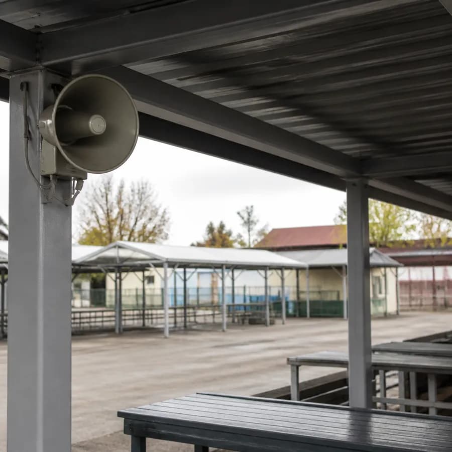 Edukacja z zakresu obrony cywilnej i reagowania na alarmy na wieruszowskim targowisku
