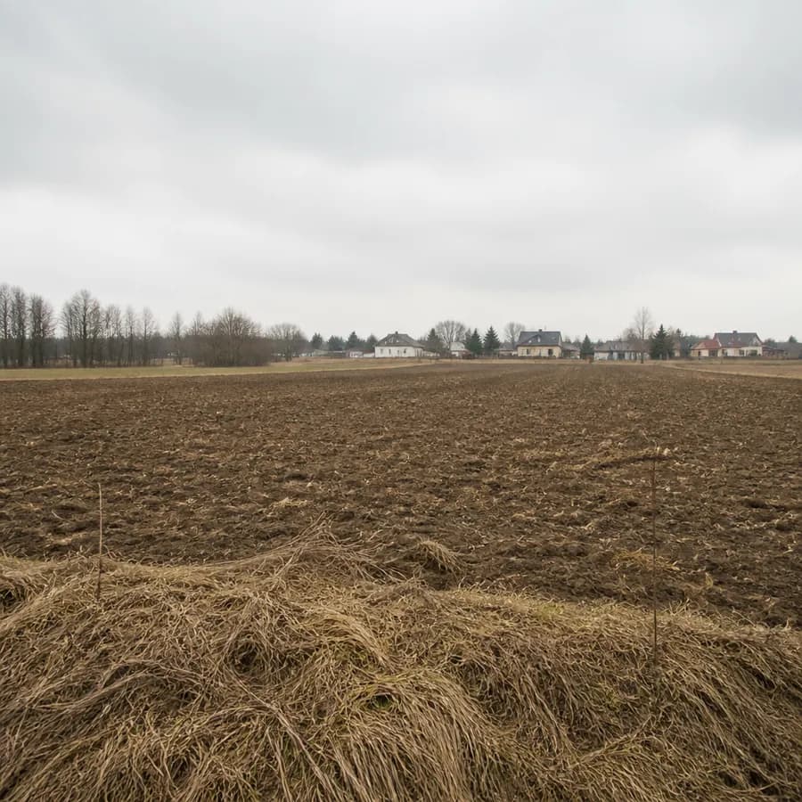 Decyzja o warunkach zabudowy w Kolonii Dzietrzkowice. Wójt ogłasza nowe postępowanie